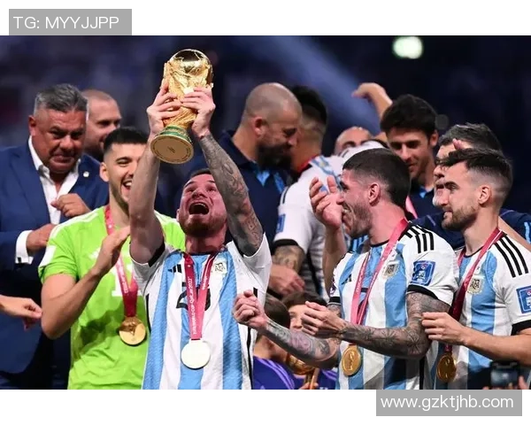 足球巨星与仿制球员的成长之路与未来趋势探讨